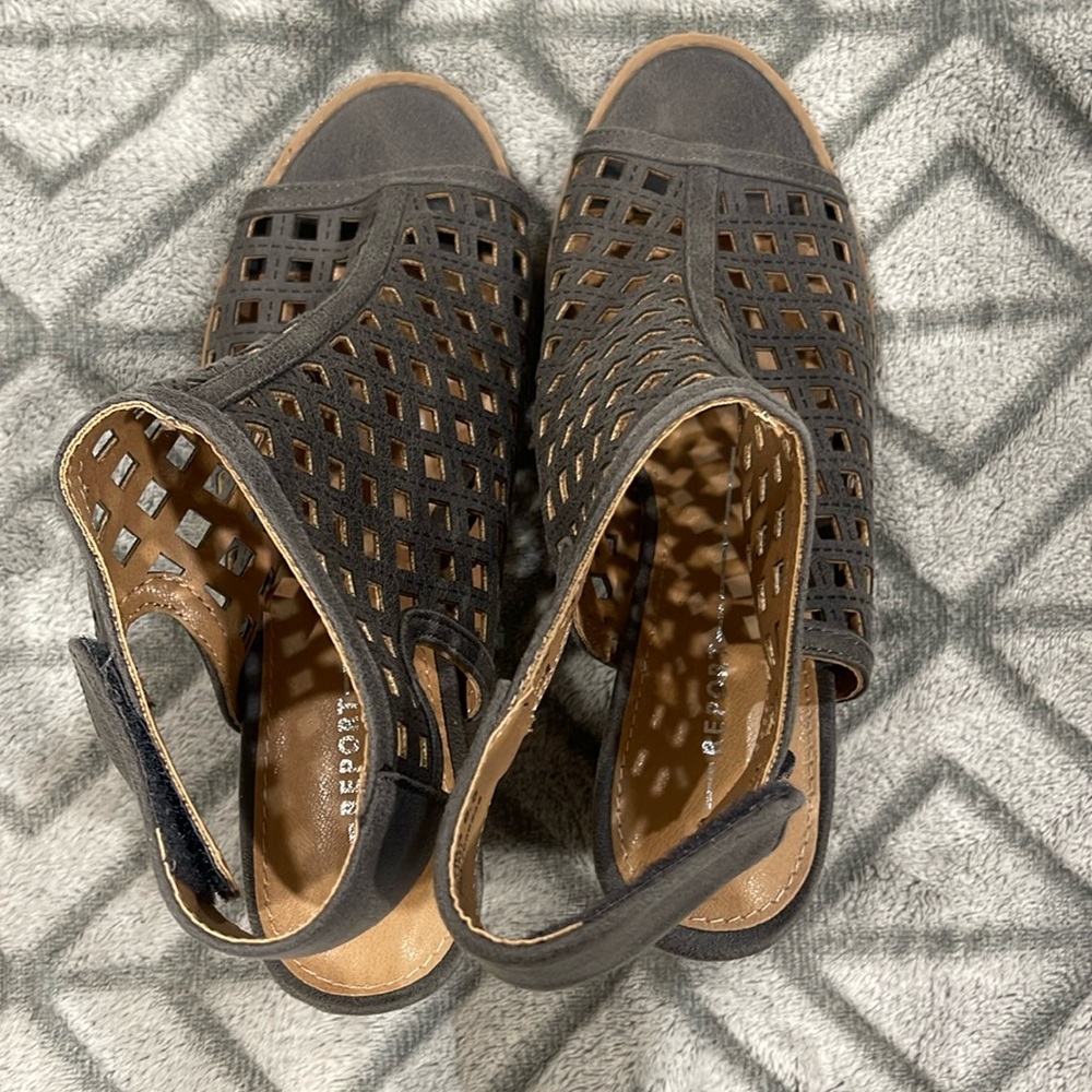 Brand new sandals, size 6 1/2 knew without tags